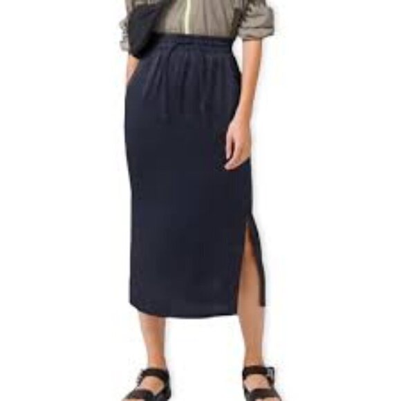 LULULEMON Women’s Navy Blue Glide Away Slip Skirt Size 2/4? - Picture 1 of 7